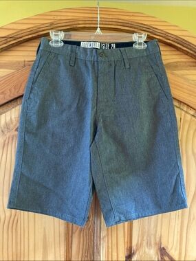 Men’s Freeworld gray flat front long shorts size 28